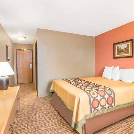 Super 8 By Wyndham Warroad Hotel Exterior foto