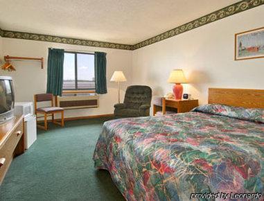 Super 8 By Wyndham Warroad Hotel Exterior foto