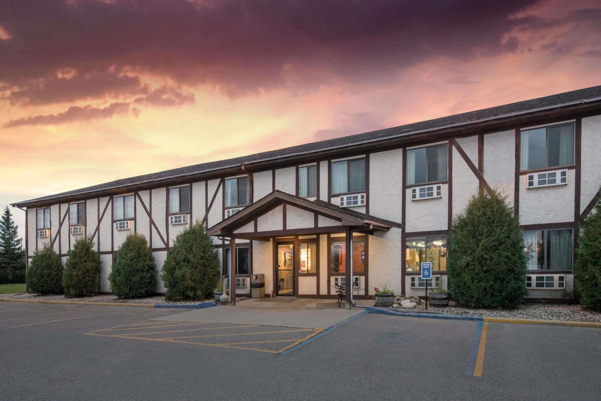 Super 8 By Wyndham Warroad Hotel Exterior foto